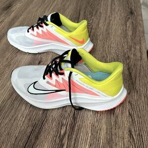 Nike Quest 3 women’s running shoes - white, neon yellow and orange - size 8